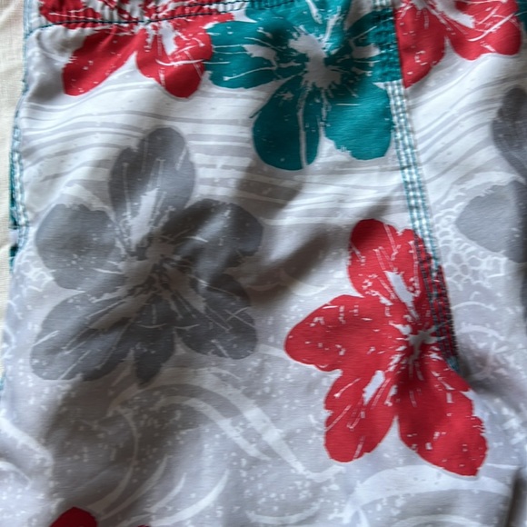 Mossimo Supply Co Boys Swim Trunks in Light Grey. - Picture 4 of 4